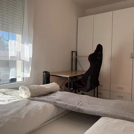 Near Frankfurt Main *