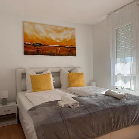 Near Frankfurt Main * Hanau