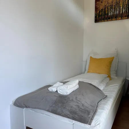 Near Frankfurt Main Daire