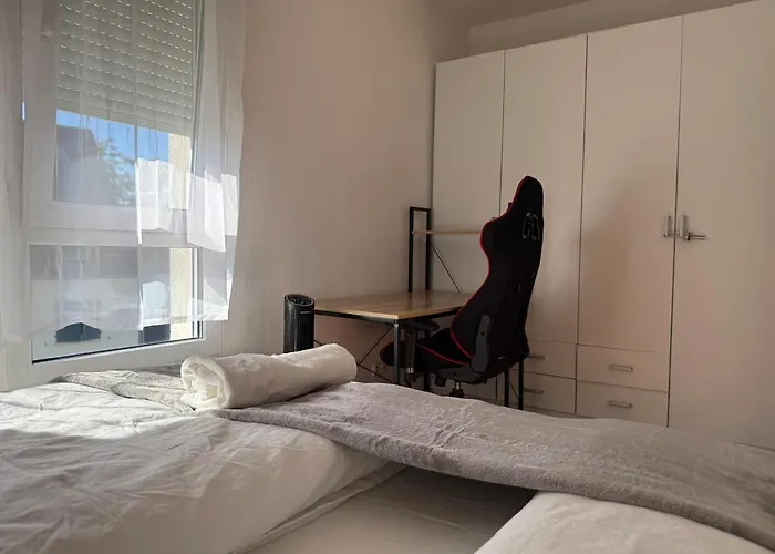 Near Frankfurt Main *